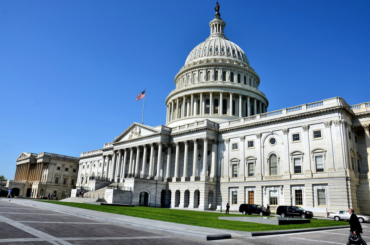 US Capitol Building Being Evacuated Due to Aircraft That Poses a “Probable Threat”