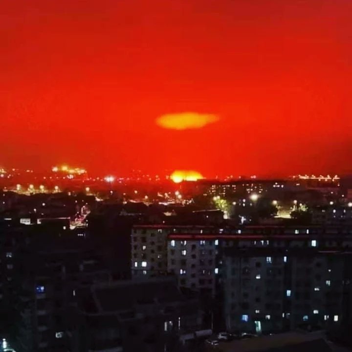 Sky Turns Blood Red In Chinese City. Chinese Government Issues Explanation, Many Citizens Not Buying It