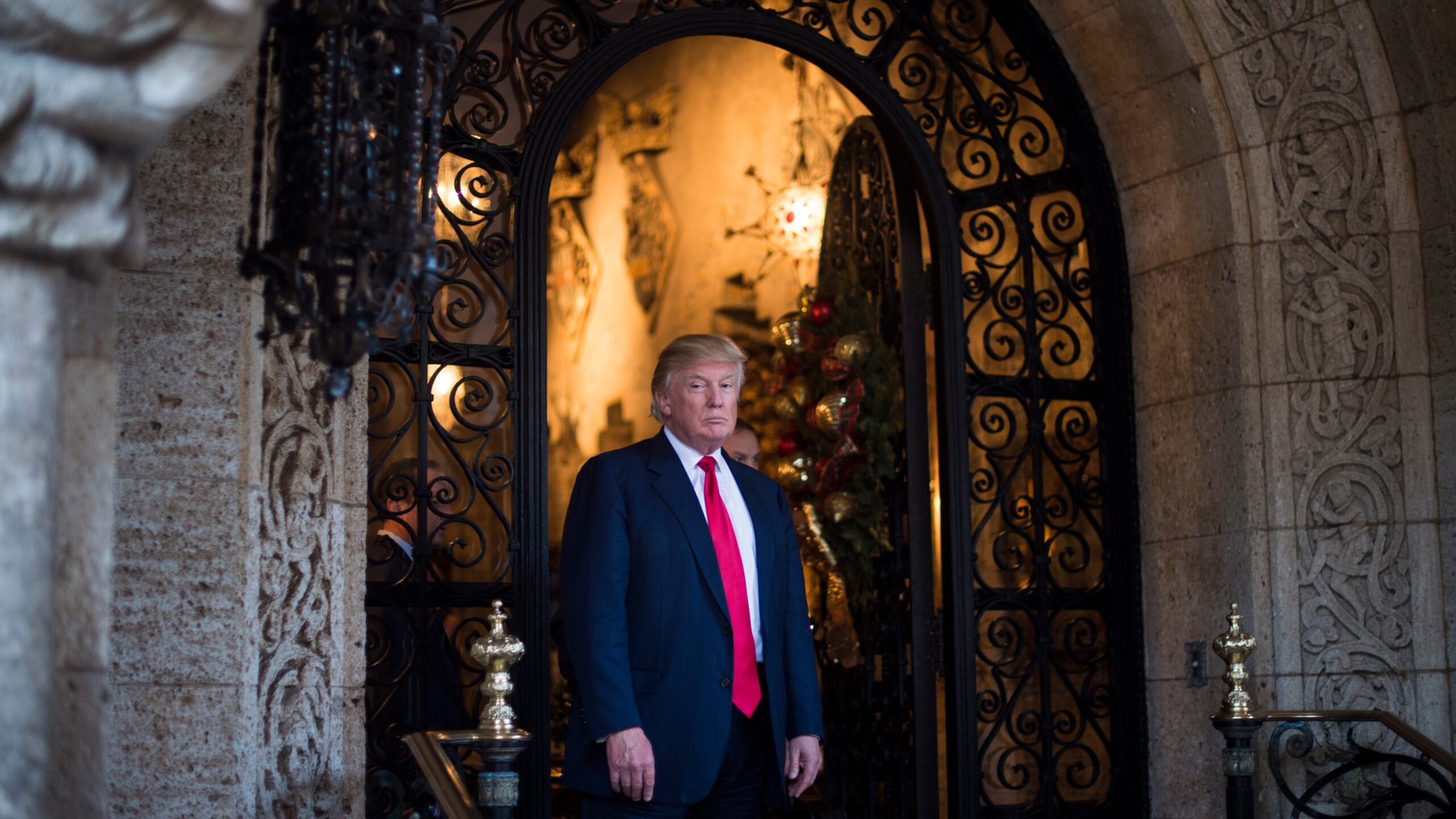 US Judge temporarily blocks DOJ from reviewing materials seized from Trump’s home at Mar-a-Lago