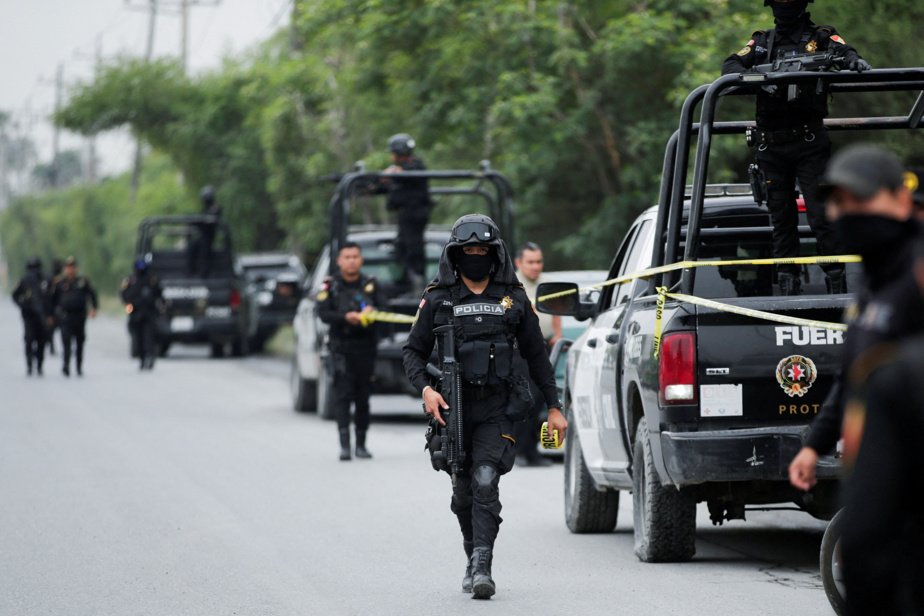 GRAPHIC: Cartel storms local town hall in Mexico killing the mayor and 17 other people