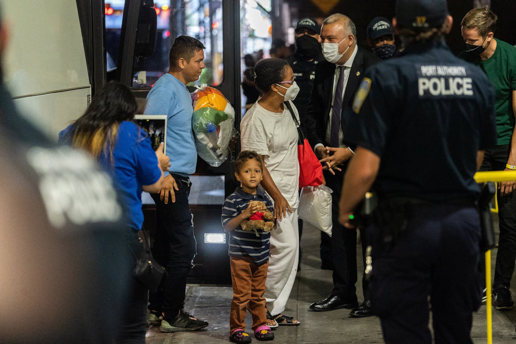 NYC mayor declares “emergency” as migrants continue to arrive by bus to the city