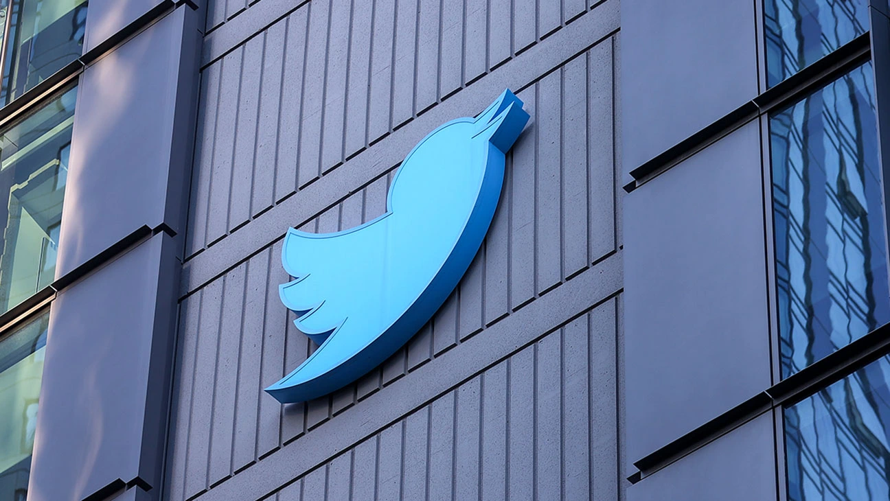 Twitter begins mass layoffs after Musk takeover