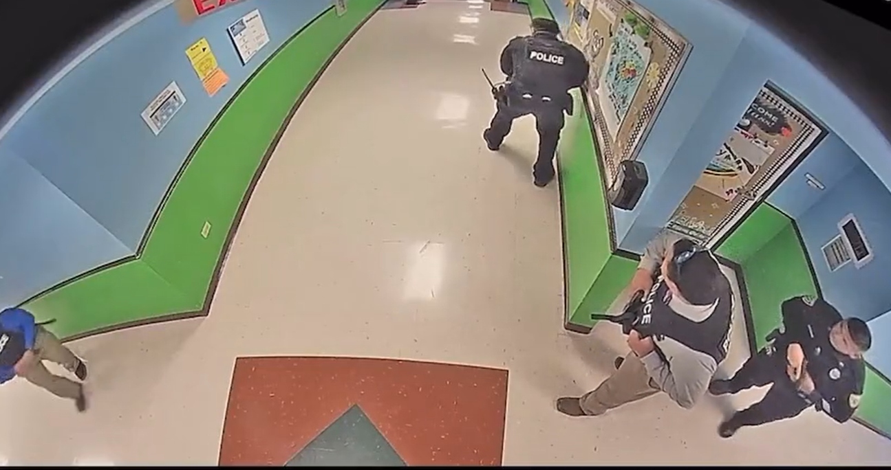 Uvalde School Officer Accused of Abandoning Children Pleads Not Guilty