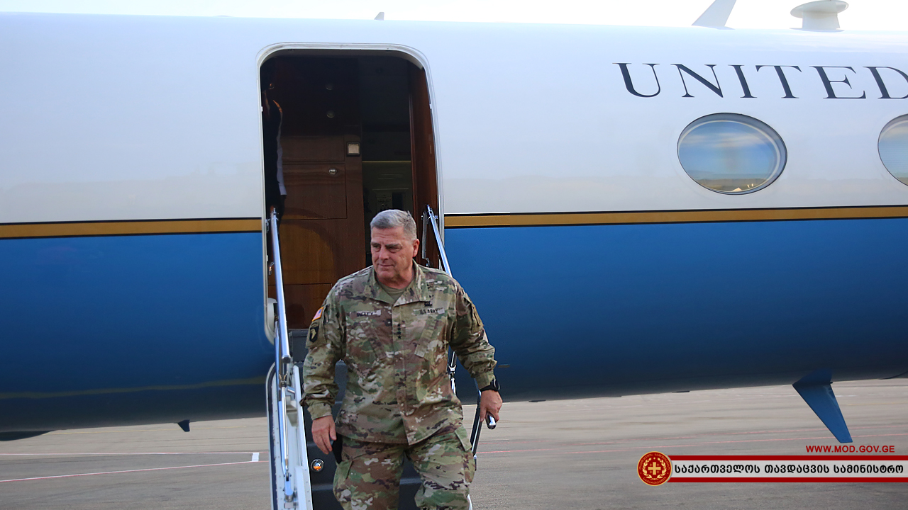 Top US General meets with Ukrainian military official in Poland