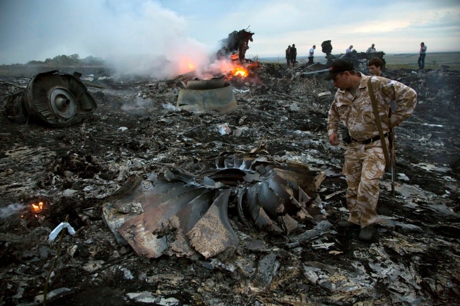 International investigators say “strong indications” that Putin approved anti-aircraft weapons used to shoot down Malaysia airlines flight 17 over Ukraine