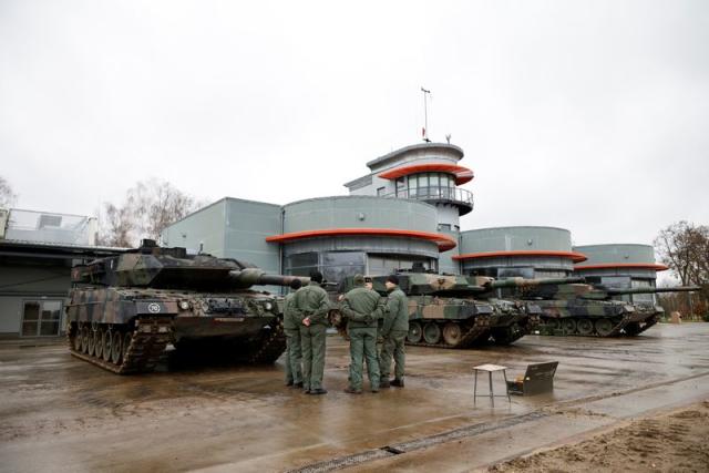 Poland seeks to cut Ukrainian training time for new Leopard tanks from 10 weeks to 5