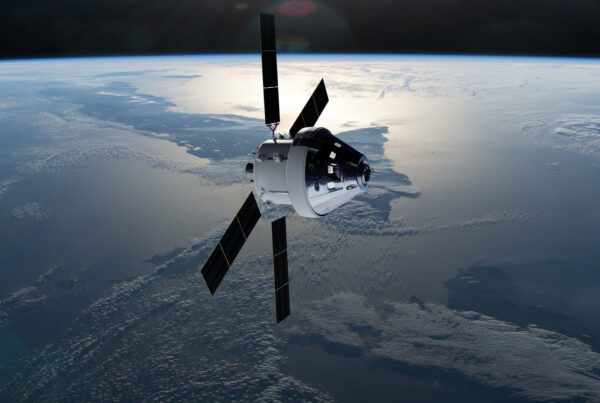 Orion_and_European_Service_Module_orbiting_Earth_pillars