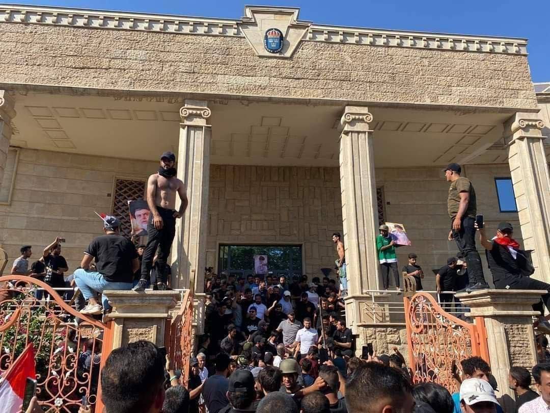 Iraqis Storm Swedish Embassy to Protest Quran Burning