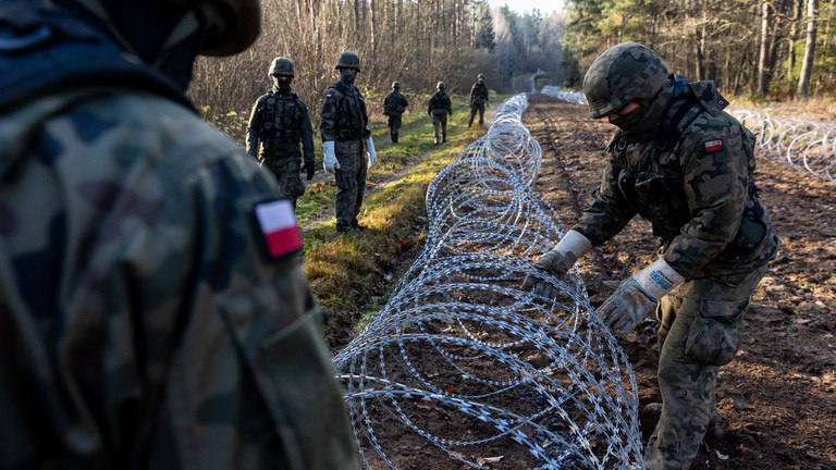 Polish PM Claims Wagner Fighters Could Infiltrate EU by Posing as Border Guards and Migrants