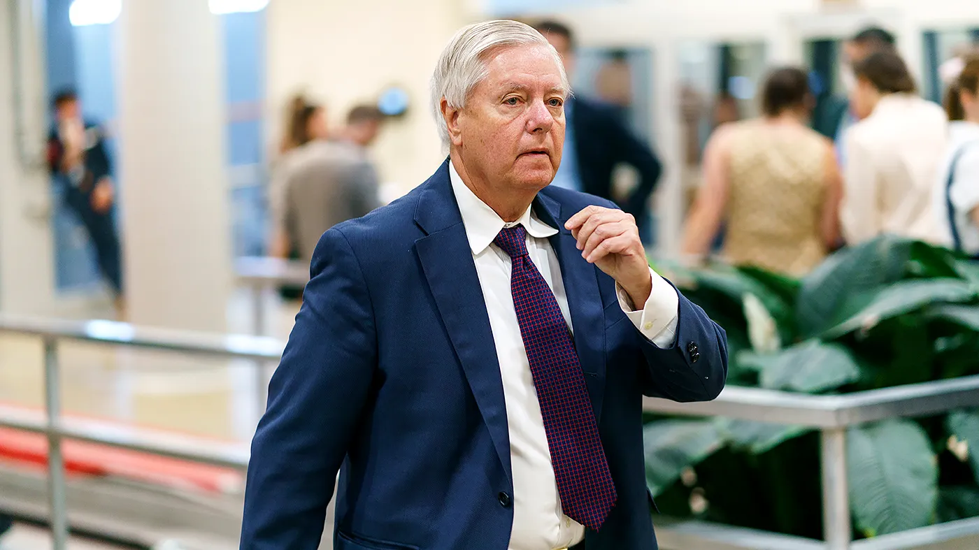 Top Republican Senator Warns Russian Nuclear Attack on Ukraine Would Trigger NATO Response