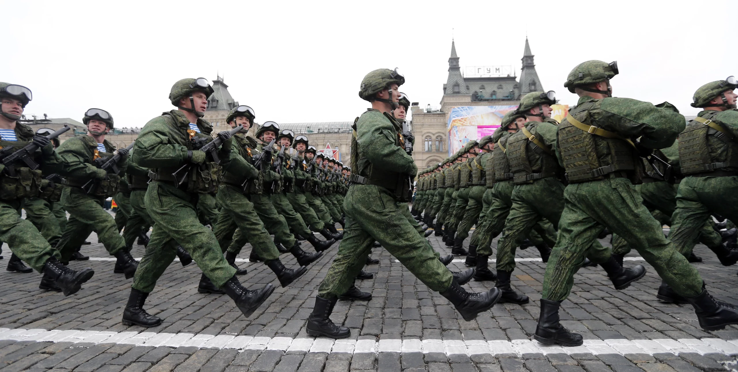 Russian Defense Minister Announces Plans to Strengthen Forces in the West to Counter NATO Threat
