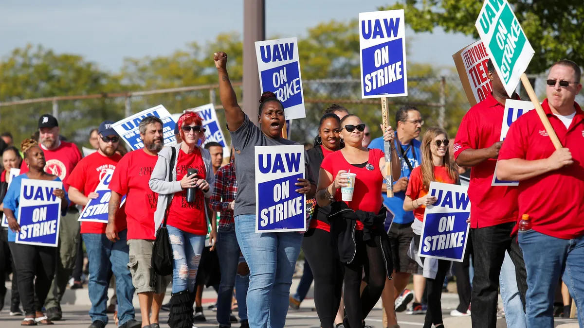 UAW Expands Strike to GM and Stellantis Facilities
