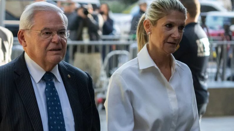 US Senator Menendez Pleads Not Guilty to Corruption Amid Resignation Calls