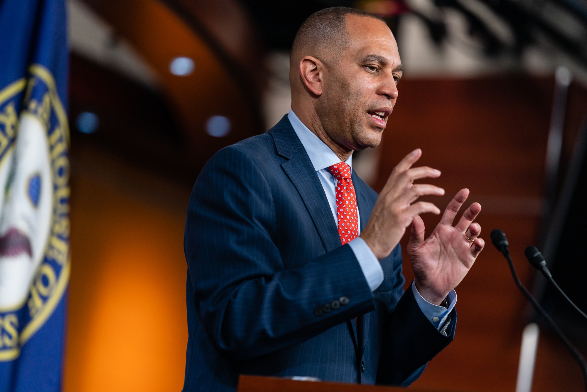 House Democrats and Republicans Engage in Talks Ahead of Speaker Vote
