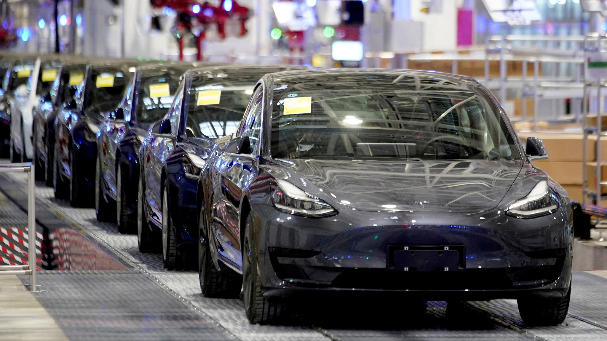 US Rolls Back Rules on Self-Driving Vehicles in Effort to Counter Chinese Car Companies