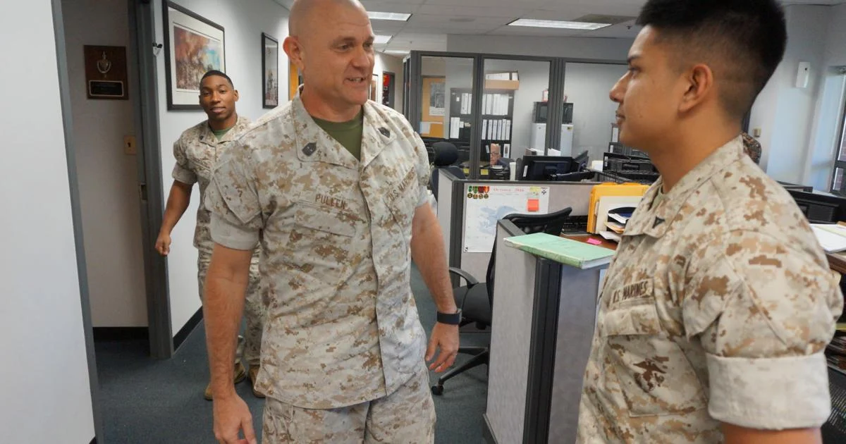 Marine Corps Adapts to Uniform Shortage by Allowing Alternate Gear