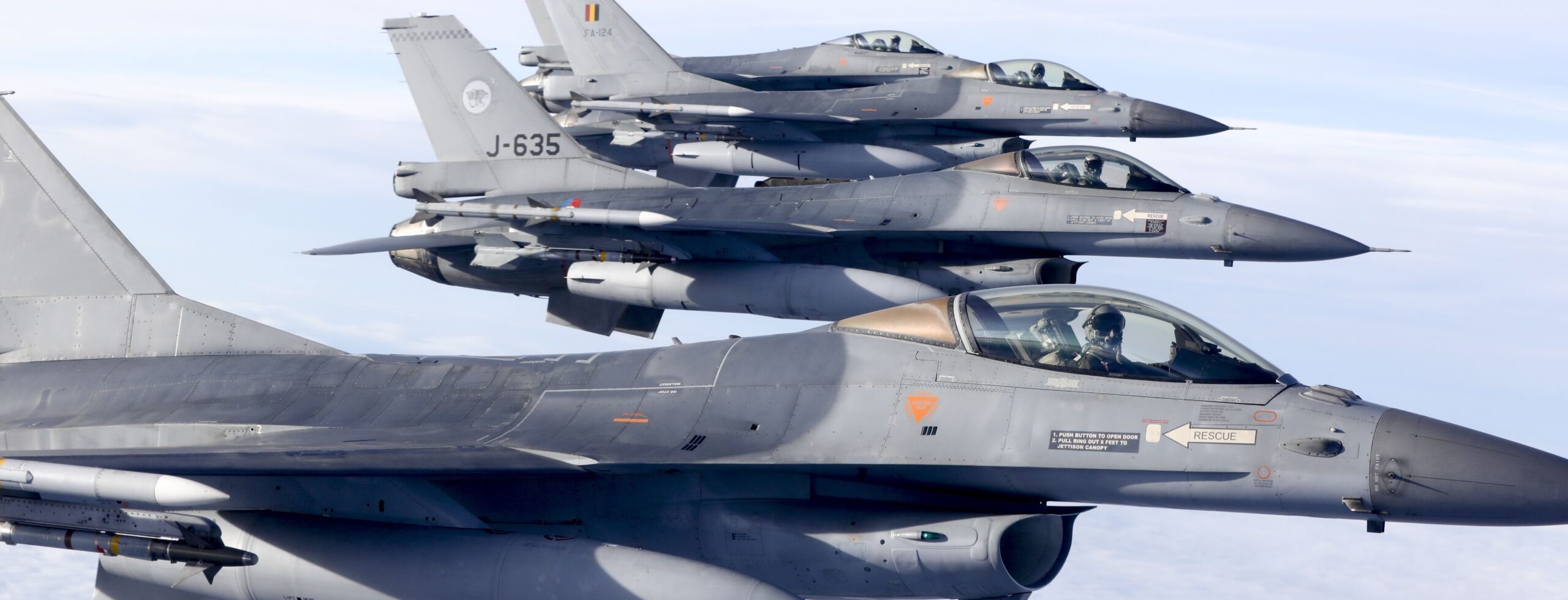 Netherlands to Donate US-Made F-16s to Ukraine, Arrival Expected in Romania This Month