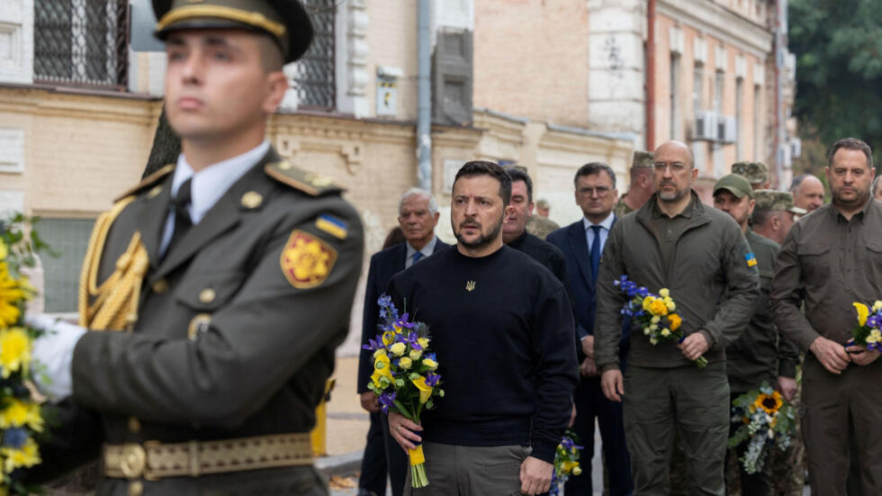 Zelensky Pledges to Continue Fight Amid US Aid Delays