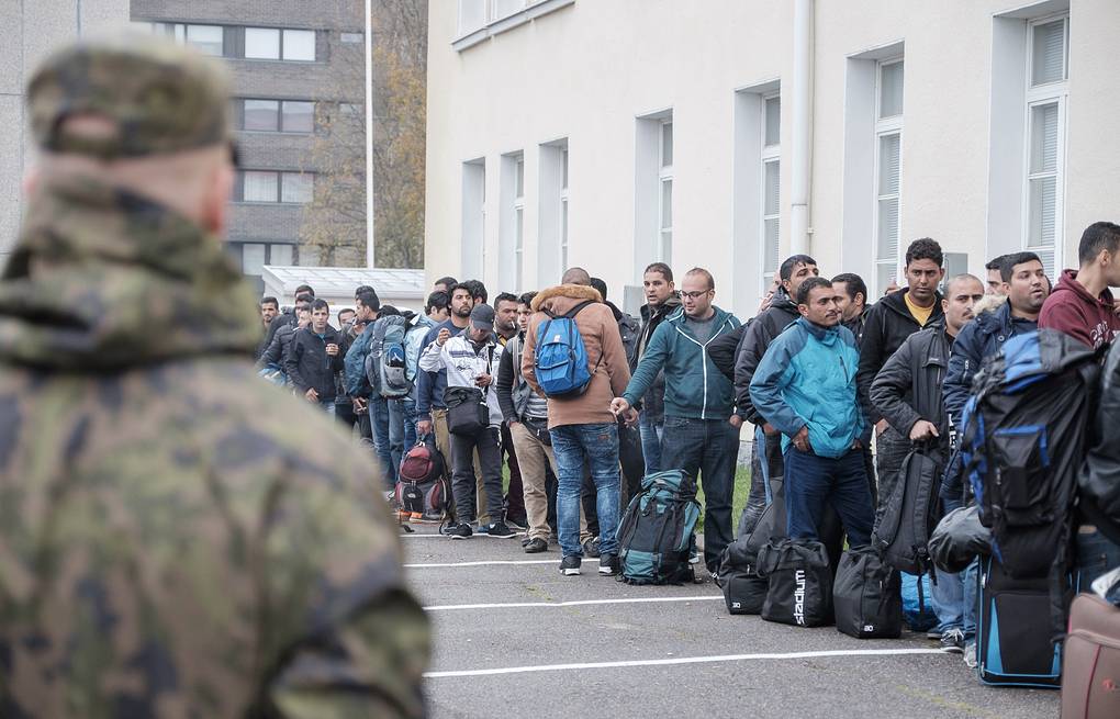 Finland to Close Border with Russia Amid Asylum Seeker Influx