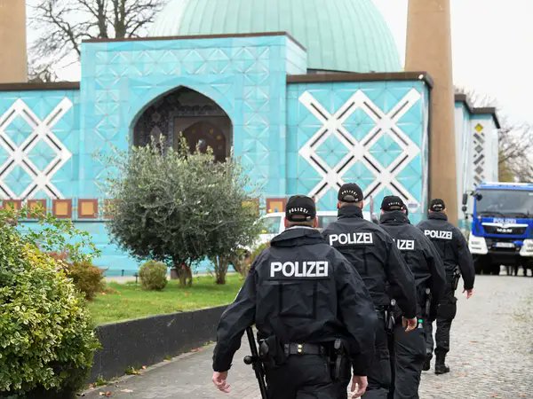 German Police Raid Islamic Centre of Hamburg Over Hezbollah Ties