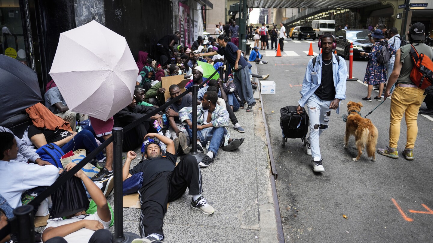 White House Opposes Bill Banning Federal Funds for Migrant Shelters on Federal Lands