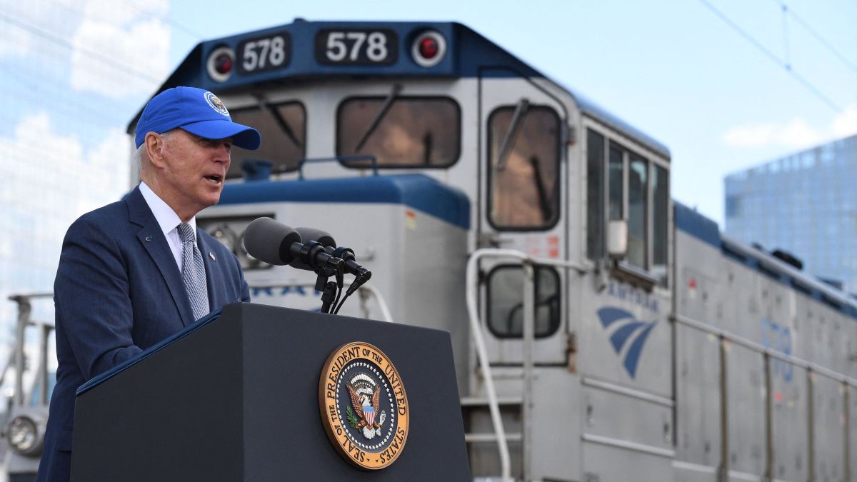 Biden Administration Directs Federal Employees to Opt for Sustainable Travel Options