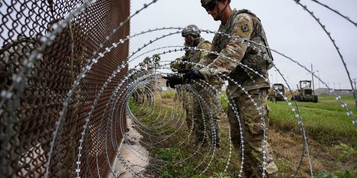 Federal Court Halts Removal of Razor Wire Barriers at Texas Border