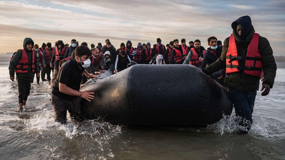 UK Announces Stricter Immigration Rules Amid Record Migration