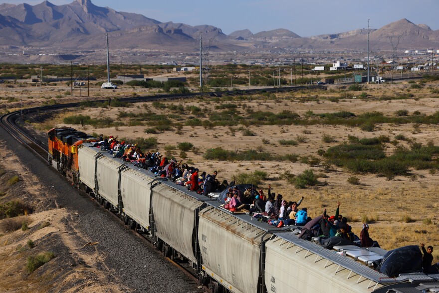 US Closes Two Rail Bridges Between Texas and Mexico to Control Rise in Illegal Migrant Crossings
