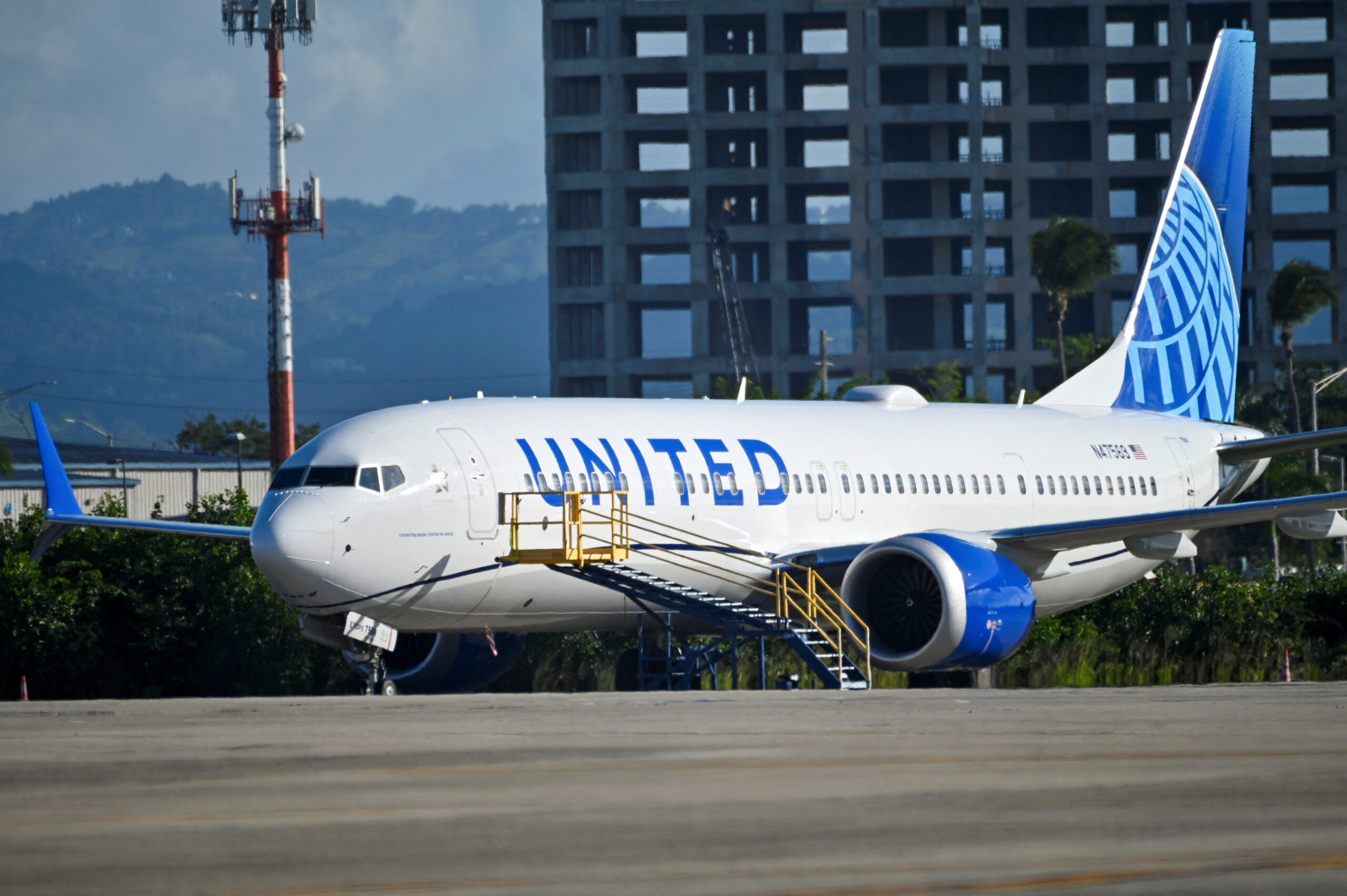 United Airlines CEO Announces Safety Review After Multiple Safety Incidents over the Past Two Weeks