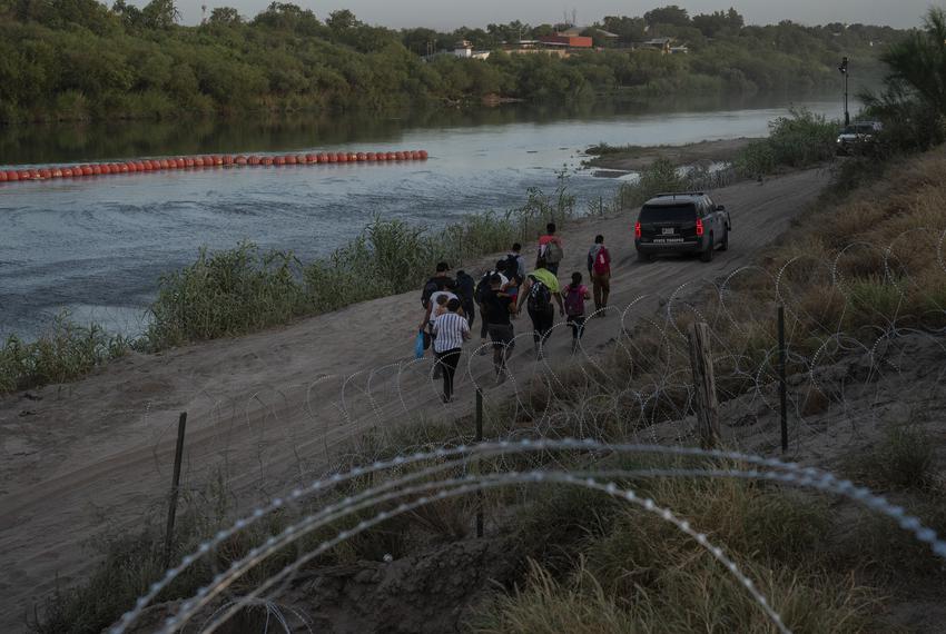 Texas Takes Over Riverfront Park in Eagle Pass Amid Migrant Control Efforts