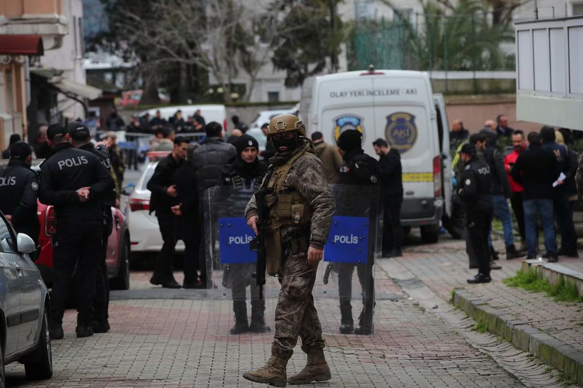 Deadly Shooting Kills 1 During Church Sunday Service in Istanbul