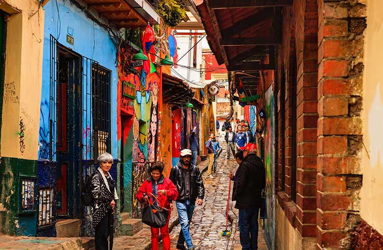 US Embassy Warns Americans About Dating App Dangers in Colombia