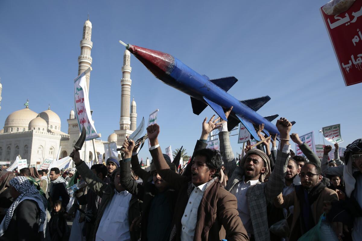 Yemen’s Houthi Rebels Claim Attack on US Navy Vessel, US Officials Deny Claims