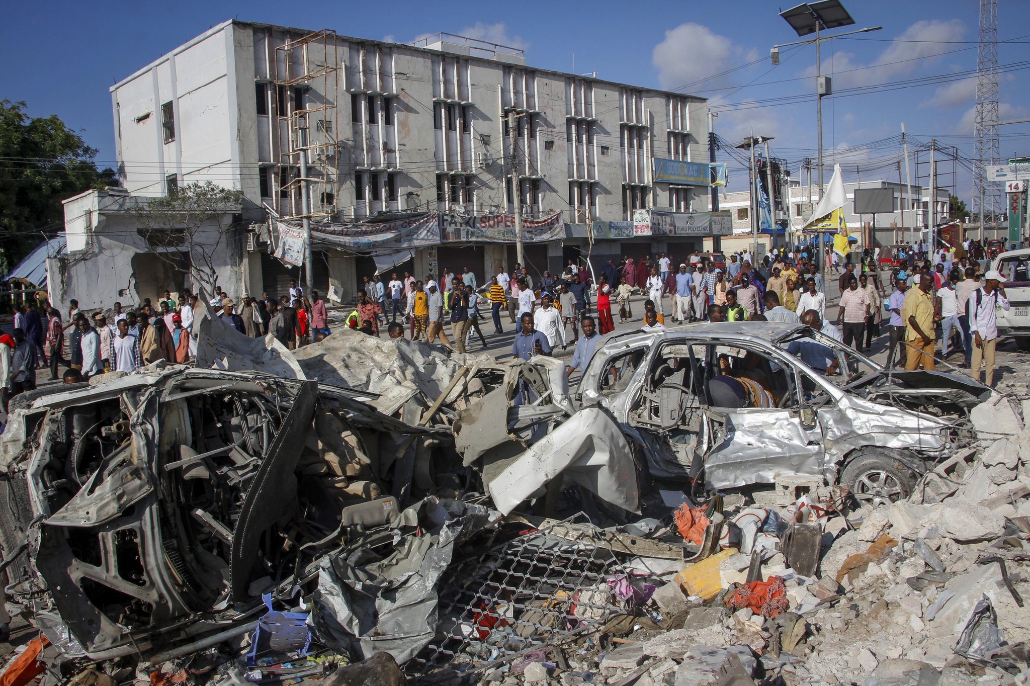Deadly Explosions Hit Mogadishu Market