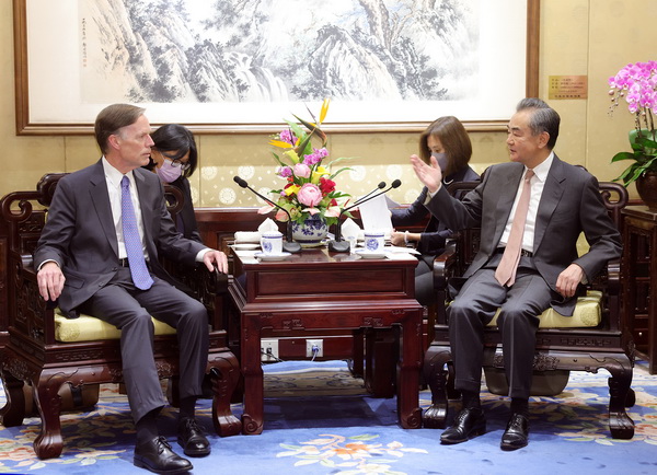 US Ambassador to China Describes US-China Ties as the ‘Most Important’ and ‘Most Dangerous’ Relationship America Has