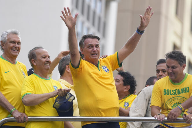 Bolsonaro Rallies Support in Sao Paulo, Denies Coup Allegations Amid Investigations
