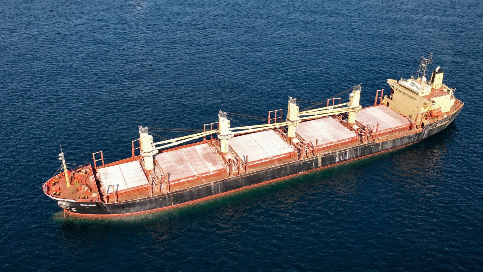 Houthi Rebels Target British Ship in Gulf of Aden