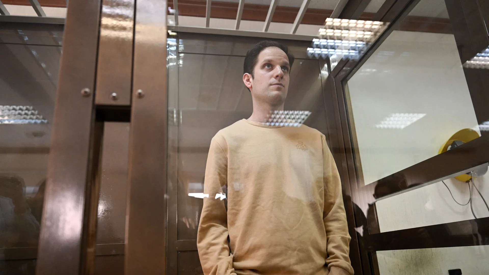 Top US Lawmakers Demand Evan Gershkovich’s Release Following Year in Russian Detention