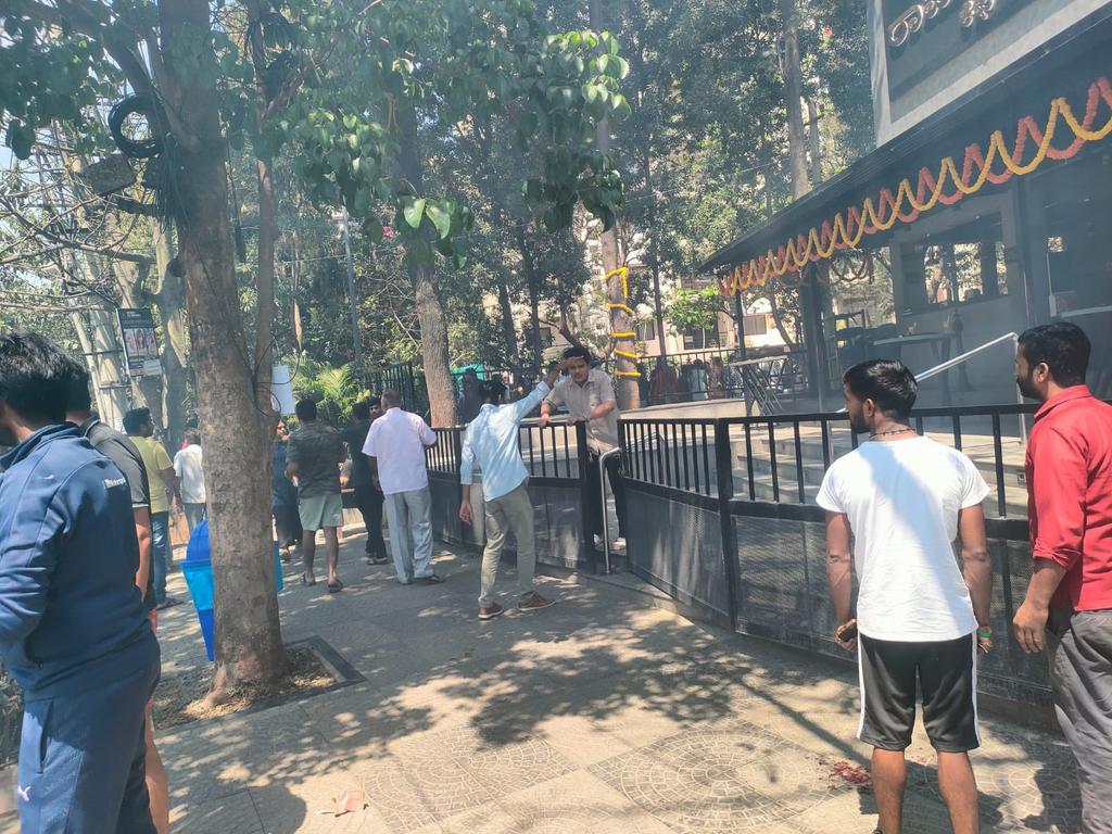 Bomb Blast Injures Eight in Bengaluru Cafe
