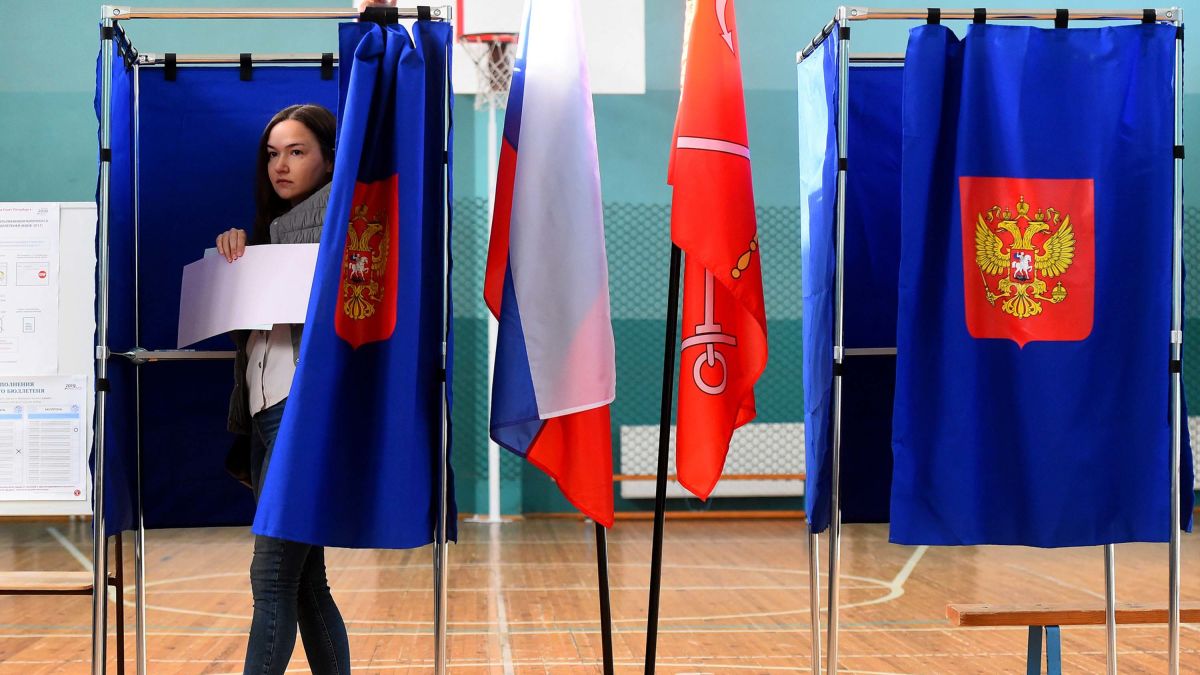 Russia Summons US Ambassador, Warns Against Interfering in Upcoming Russian Elections