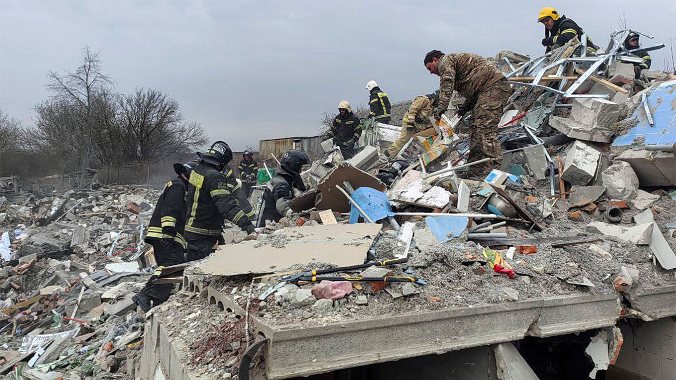 Russia Announces Evacuation of 9,000 Children Amid Ukraine Border Shelling