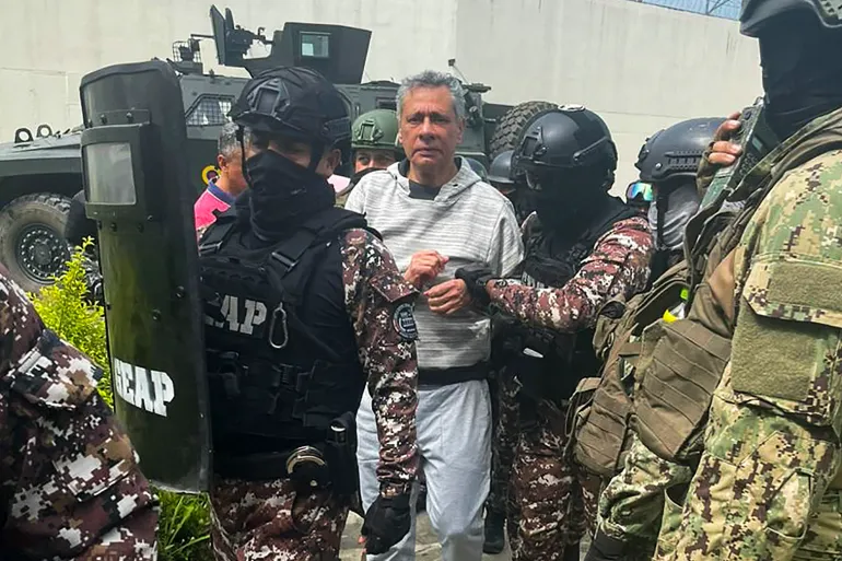 Lawyer for Ecuador’s Former Vice President Demands Access to Client After Arrest in Mexican Embassy