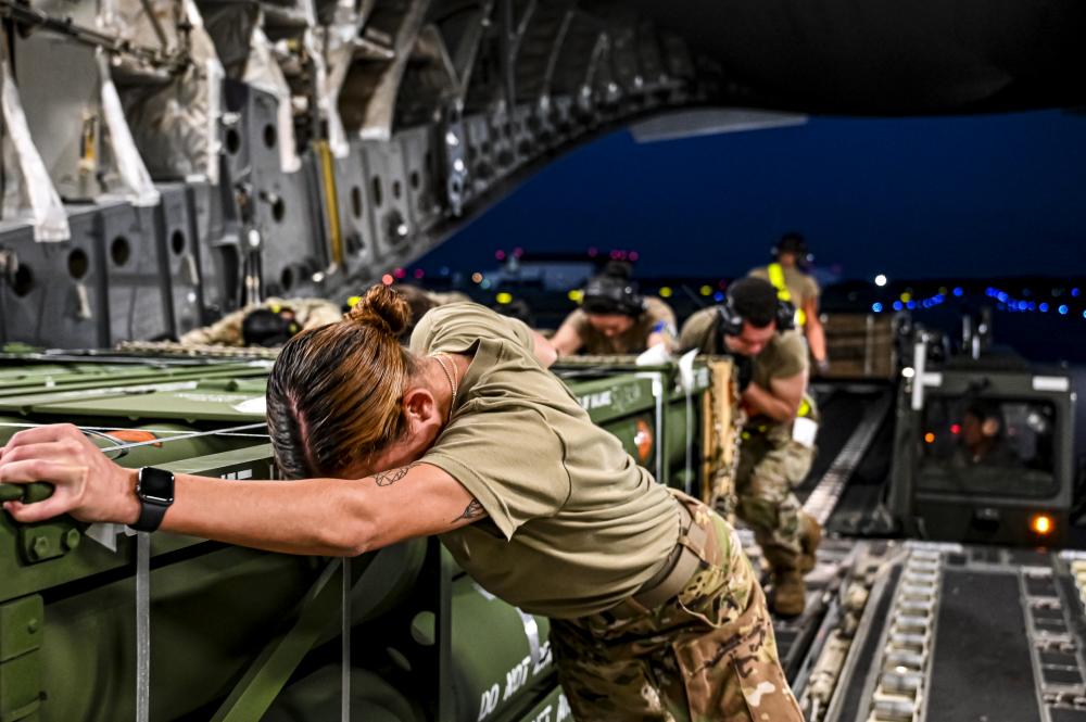 Pentagon Announces $1 Billion Military Aid Package for Ukraine