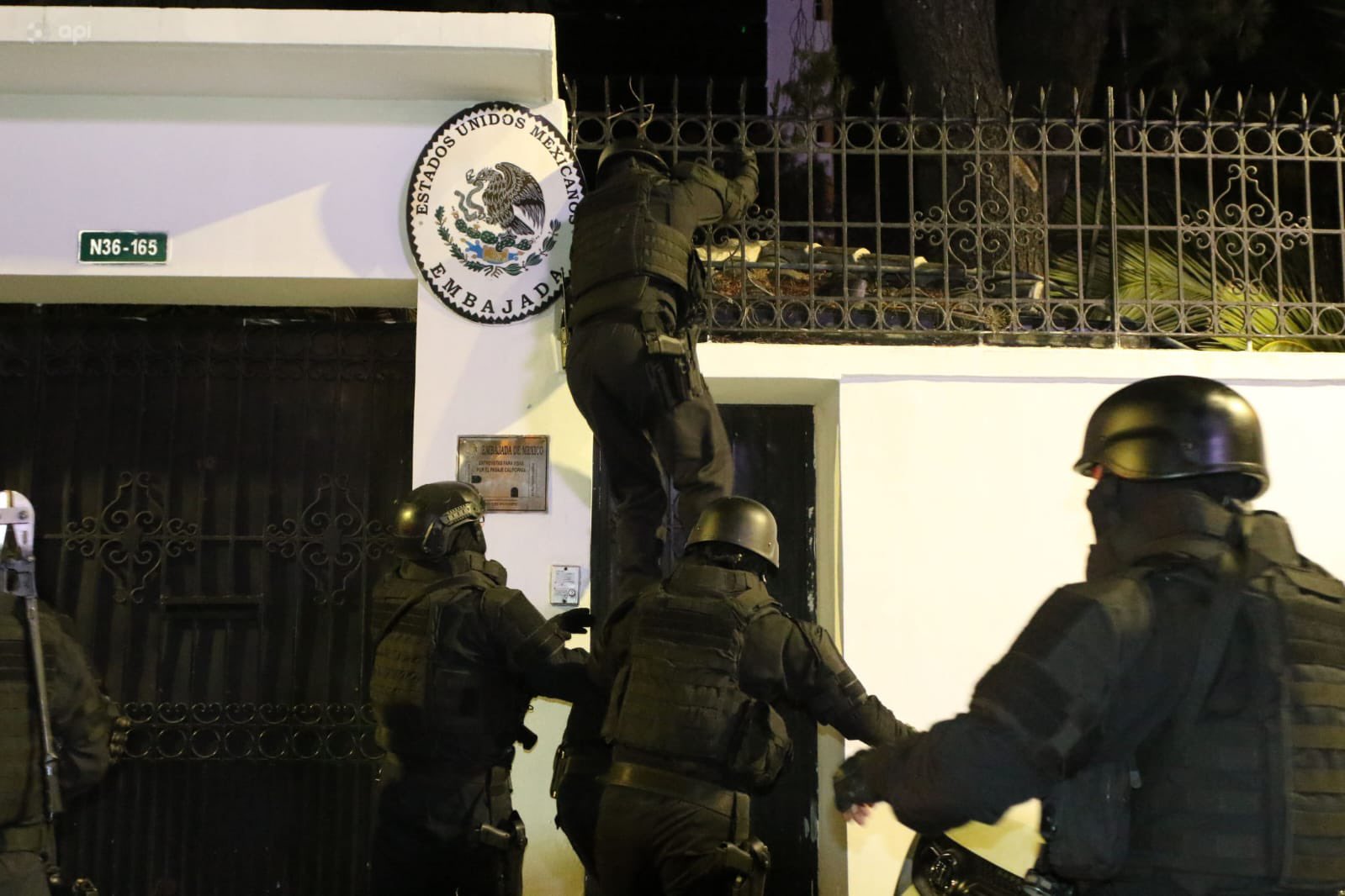 Mexico Severs Diplomatic Ties with Ecuador Following Embassy Raid