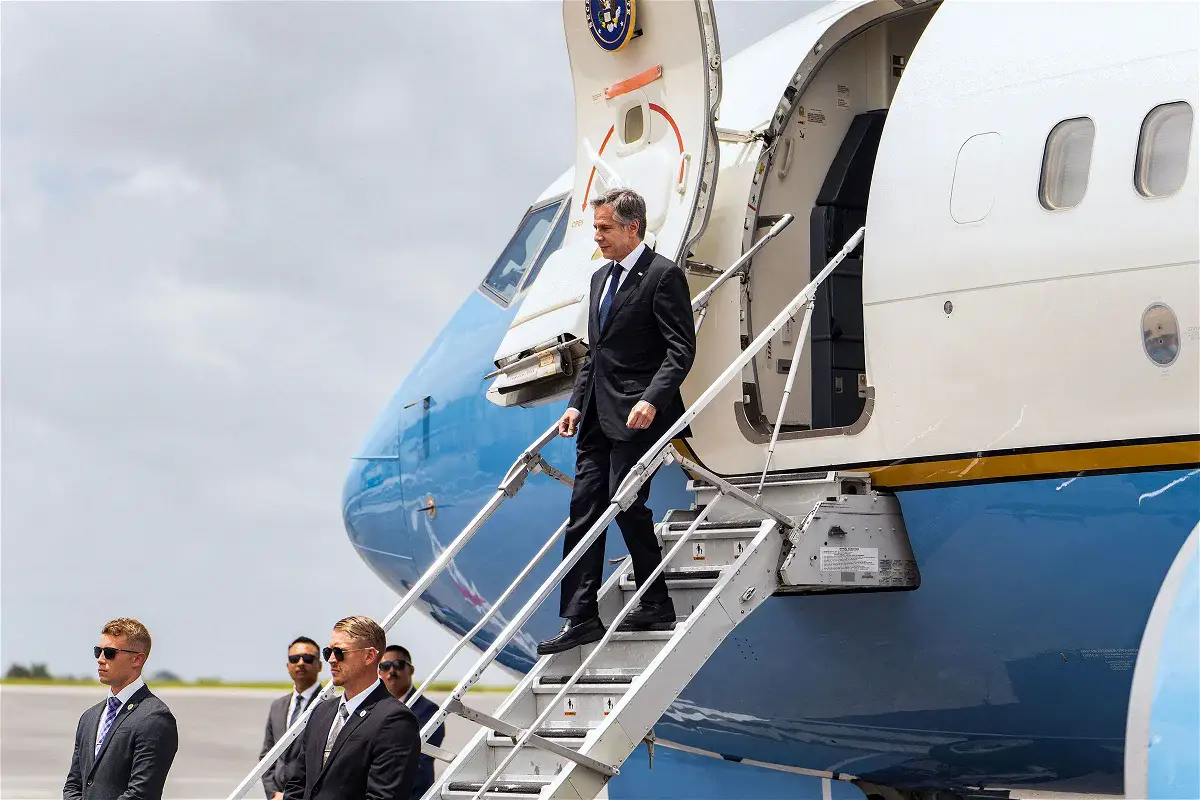 Blinken Arrives Late to NATO Meeting After Latest Plane Breakdown