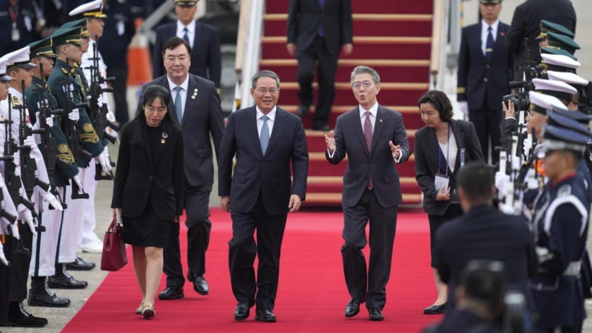 Top Chinese and South Korean Officials Hold Talks, Seek to Advance Relations