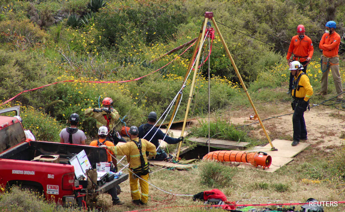 Mexican Authorities & FBI Recover Bodies of American, 2 Australian Surfers Murdered