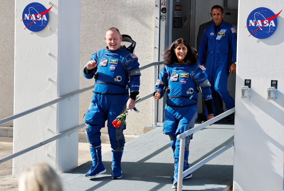 NASA Plans to Return Stranded Astronauts From Boeing’s Starliner Using SpaceX Rocket
