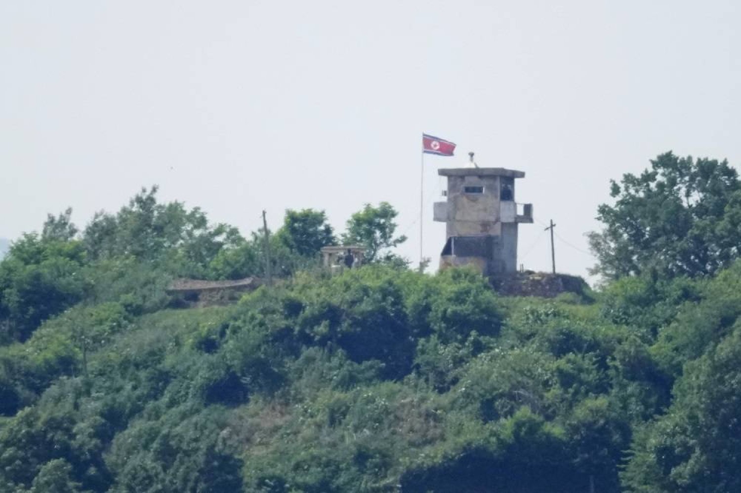 South Korea Fires Warning Shots After North Korean Soldiers Cross Border